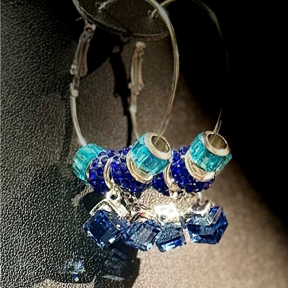 Elegant Blue Charm Bracelet Set - Picture 6 of 8